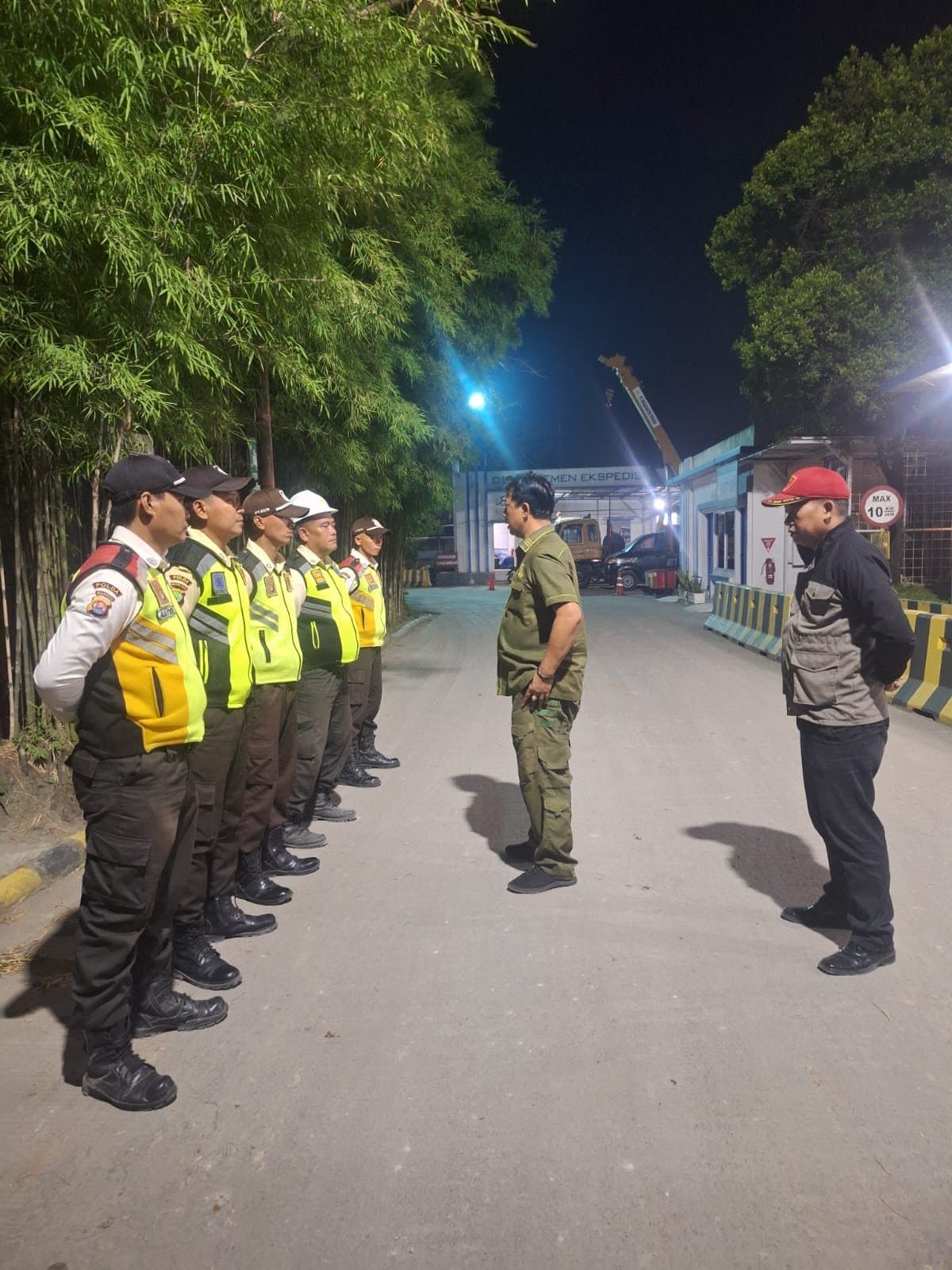 Apel malam, area ekspedisi