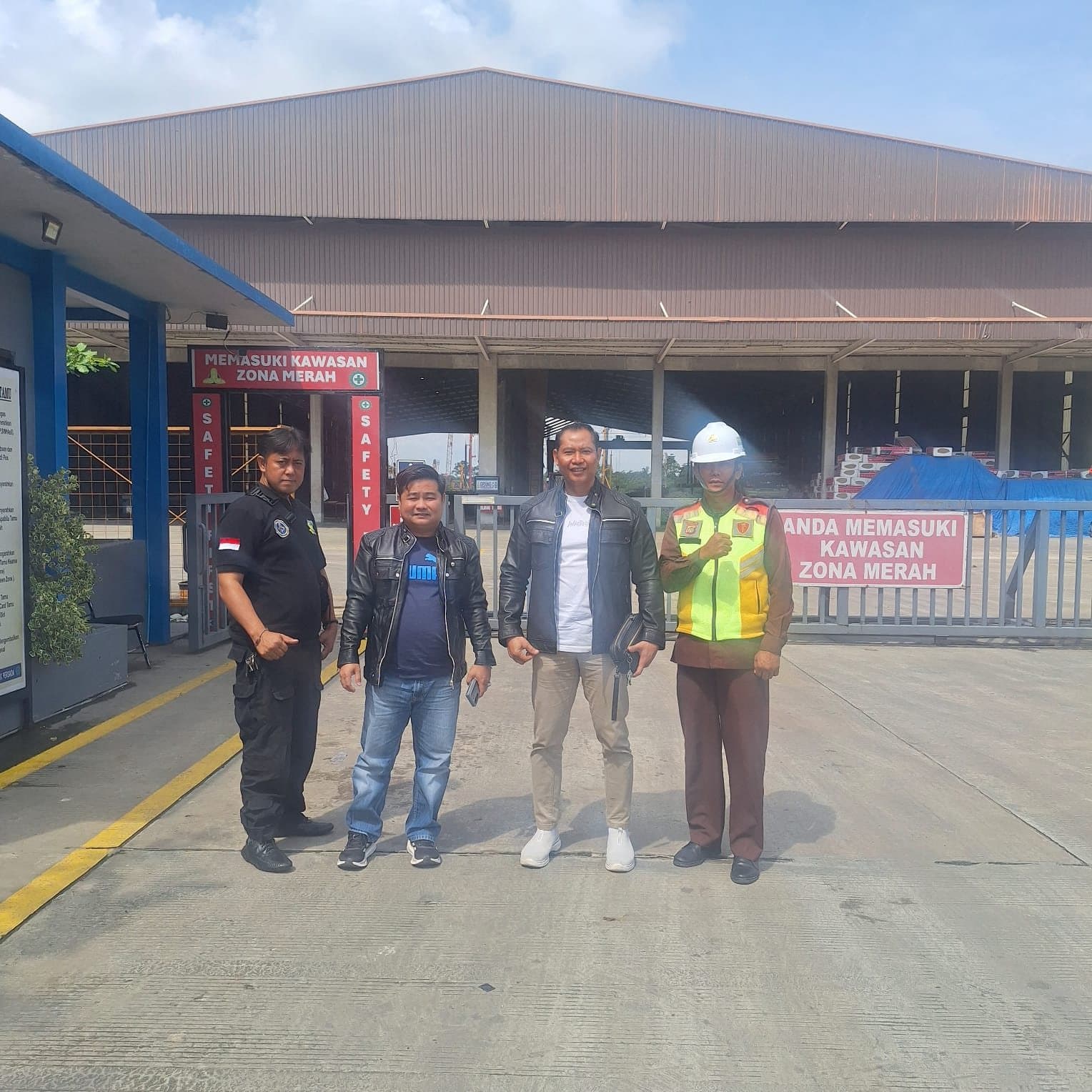Pengamanan zona merah